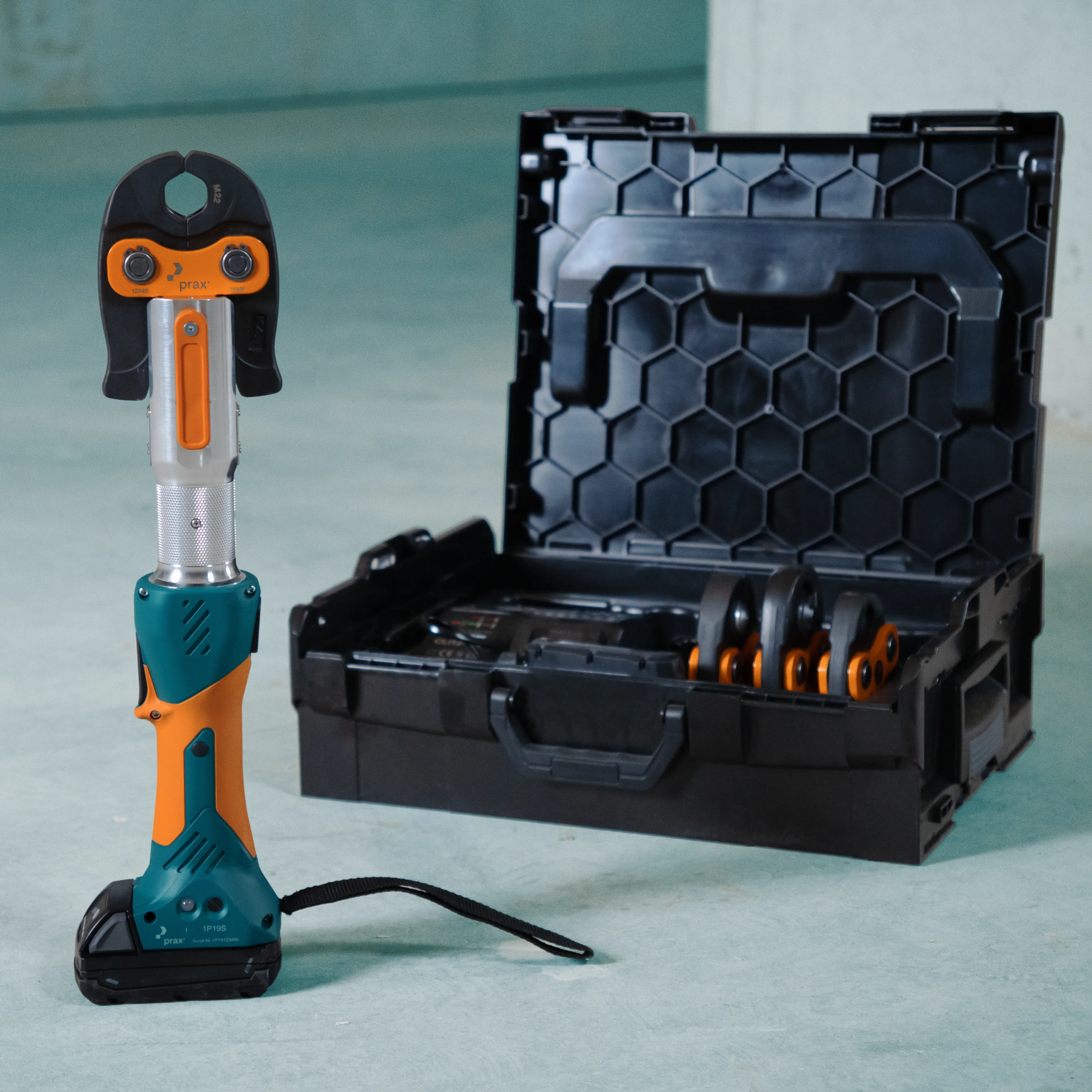 Akkupresse 19 kn mit Koffer und Pressbacken